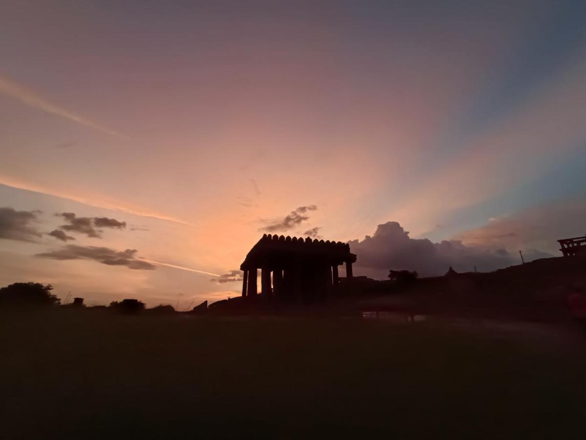 Dream Hampi Villa & Home Stay Exteriör bild