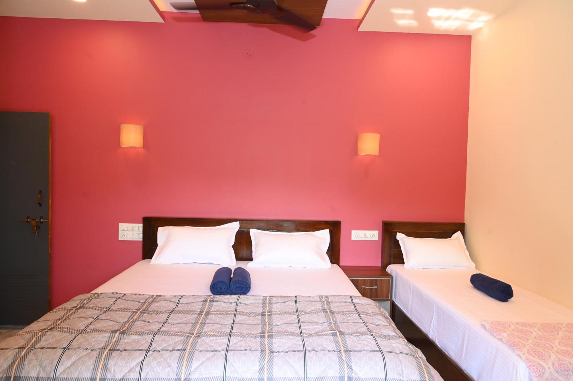 Dream Hampi Villa & Home Stay Exteriör bild